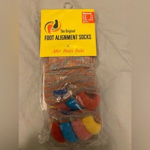 Toe alignment socks